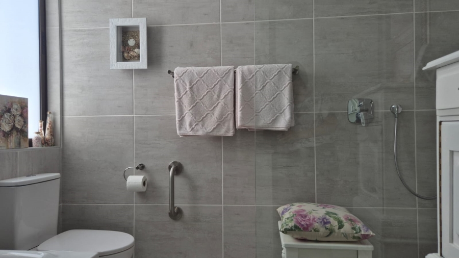 2 Bedroom Property for Sale in Stilbaai Wes Western Cape